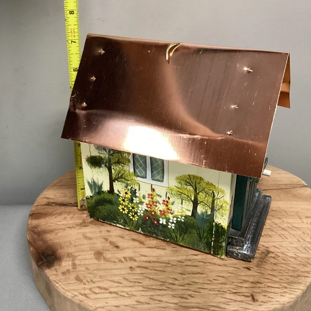 🟡 Hand Painted - Copper Roofed - Birdhouse - Excellent Condition - Unique Design - Picture 11 of 13